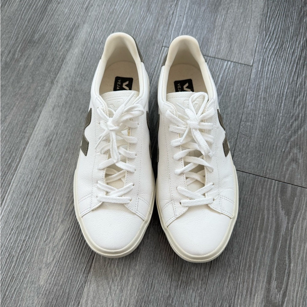 Veja Campo Leather White Sneakers with Olive Accents - Like new - Picture 2 of 6